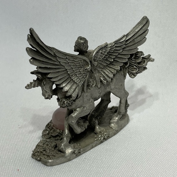 Vintage Comstock Pewter figure 2.25" Cherub on aUnicorn excellent condition - Picture 2 of 13